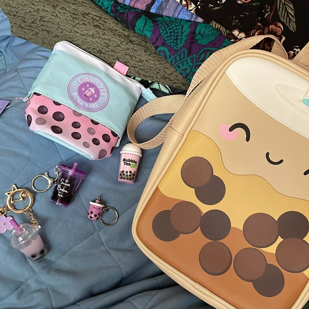 Claire’s Milk Tea backpack with extra boba items. 🆓 🚢 📦 !!